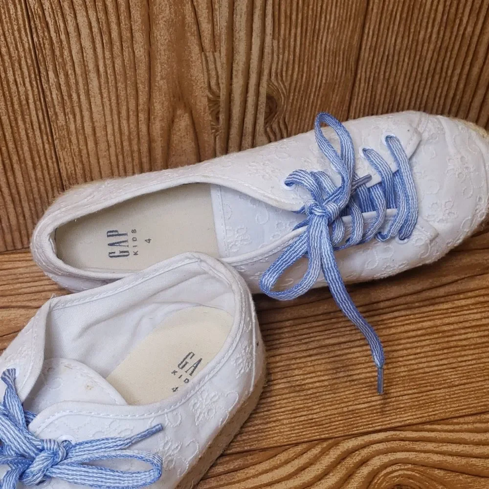 Gap Kids Size 4 Canvas and Lace Espadrille Comfort Fashion Shoes Sneakers